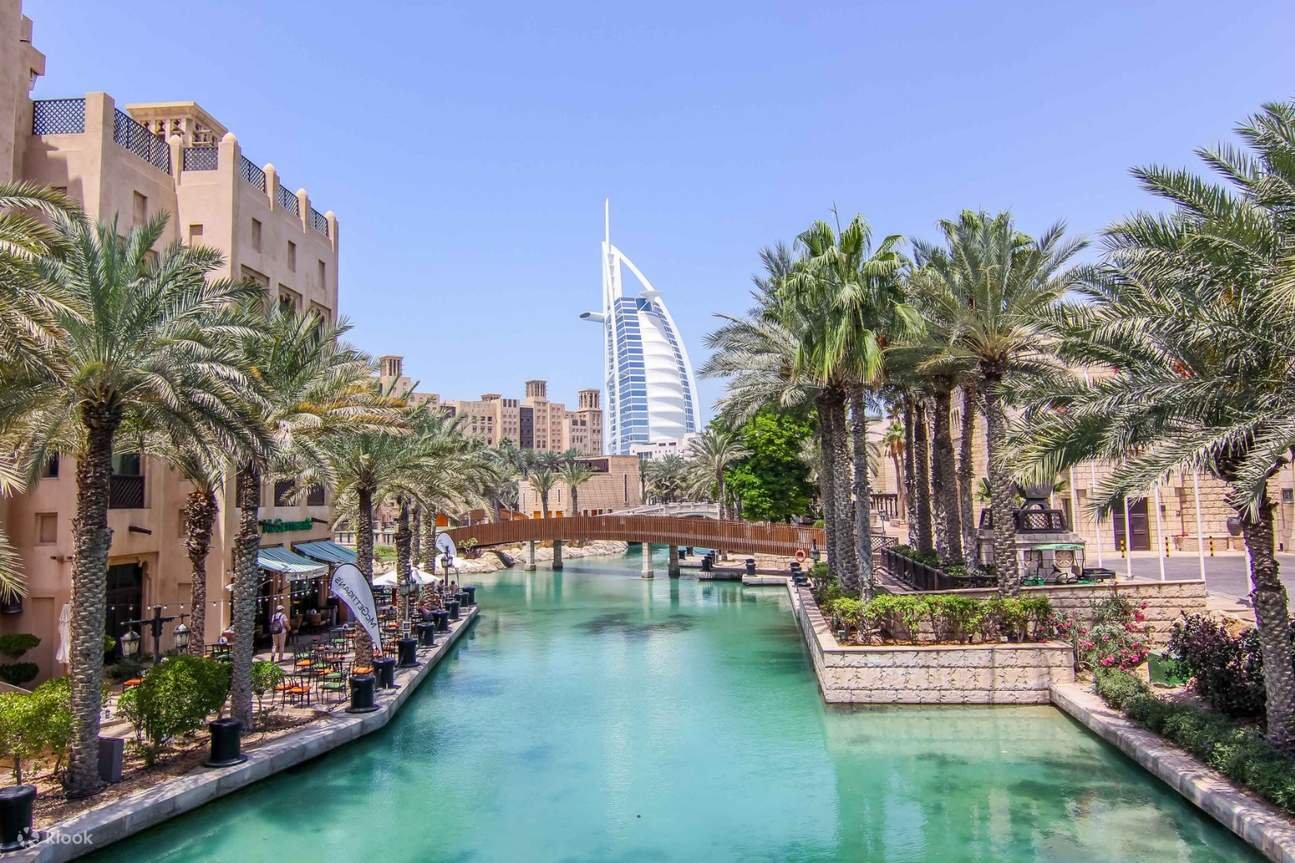 Explore Iconic Dubai